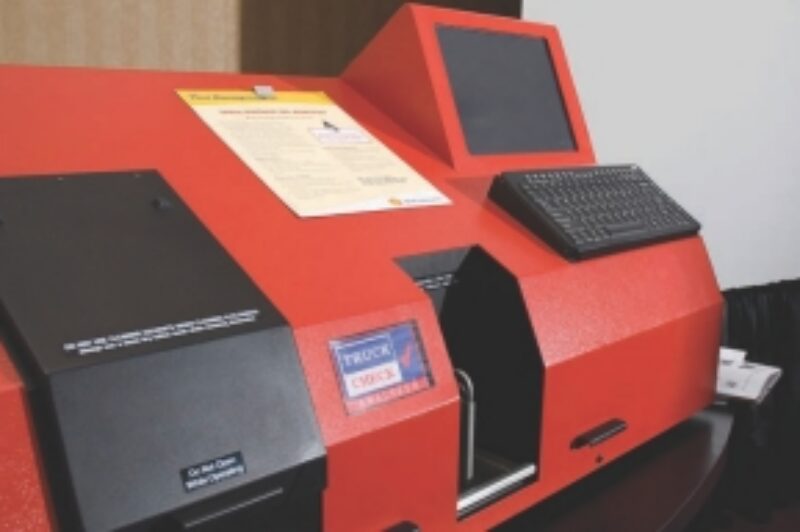 Instant analysis: Dan Arcy, OEM technical manager with Shell, told fleet managers that consistency is key when running an oil analysis program. Machines like this one can provide customers with fast results.