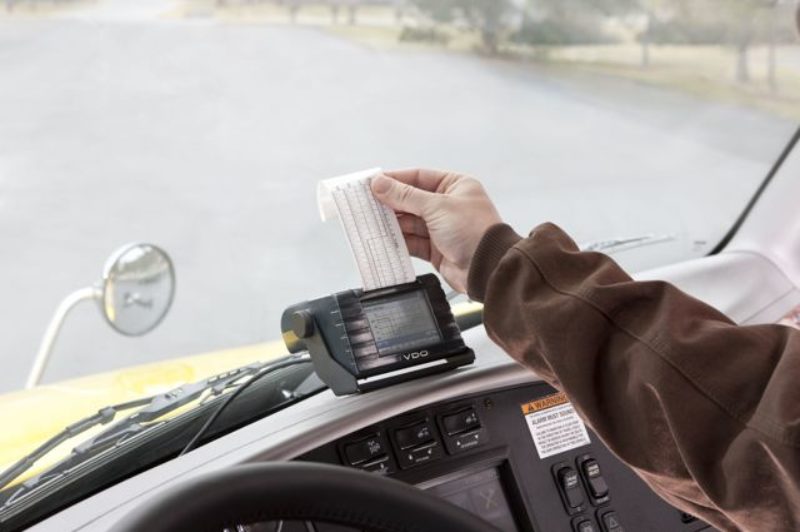 The VDO Roadlog has a built-in printer that produces paper records that are easy to interpret for drivers and enforcement officers.