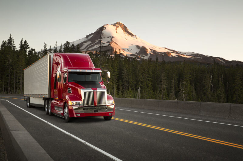 Western Star introduces new aerodynamic highway tractor article image