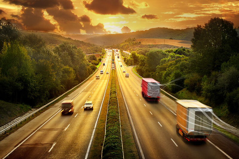 (Most) Canadian provinces agree to allow full-sized trailer tails article image