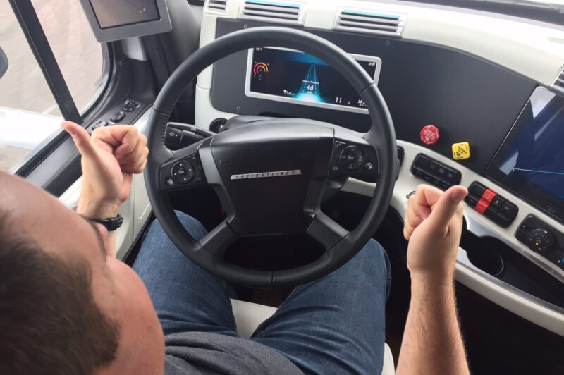 Driving the Freightliner Inspiration autonomous truck article image