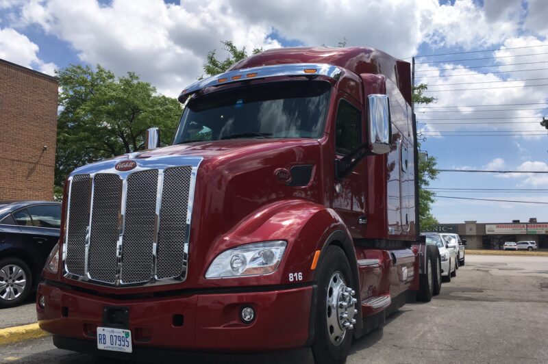 Cervus Equipment hosts Peterbilt’s Innovation and Class tour article image