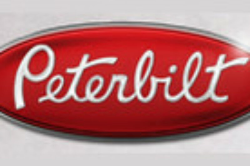 Peterbilt wins leadership awards article image