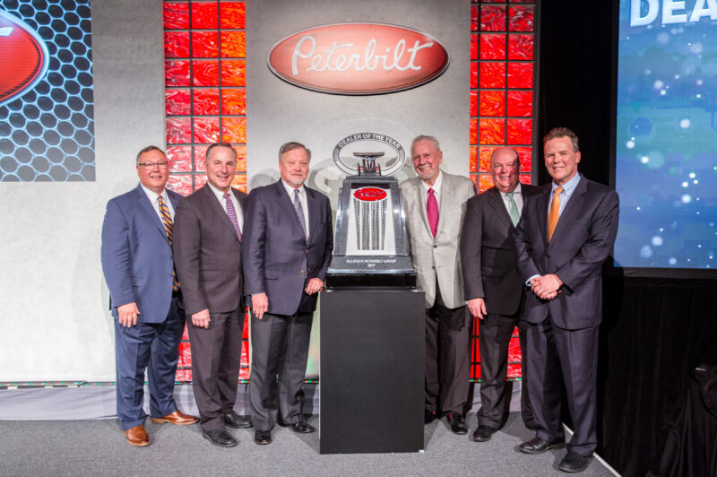 Peterbilt awards top dealers article image