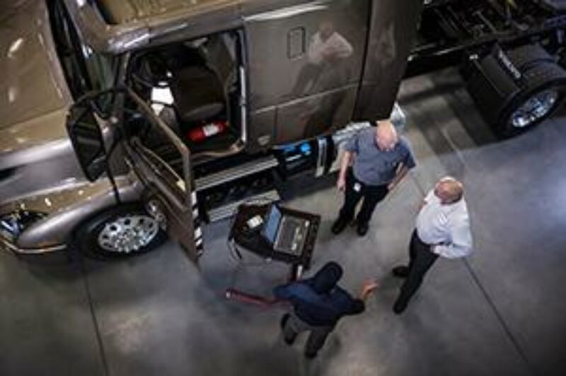 More than 100 Volvo dealers now Certified Uptime Centers article image
