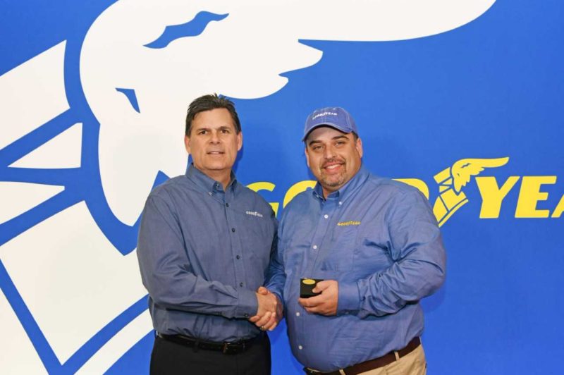 Canadian driver wins Highway Hero Award article image