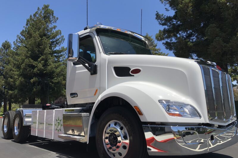 Peterbilt nears 40,000-mile mark with electric truck fleet article image