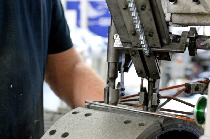Bendix produces seven millionth reman’d brake shoe article image