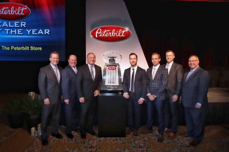Peterbilt recognizes top dealers article image
