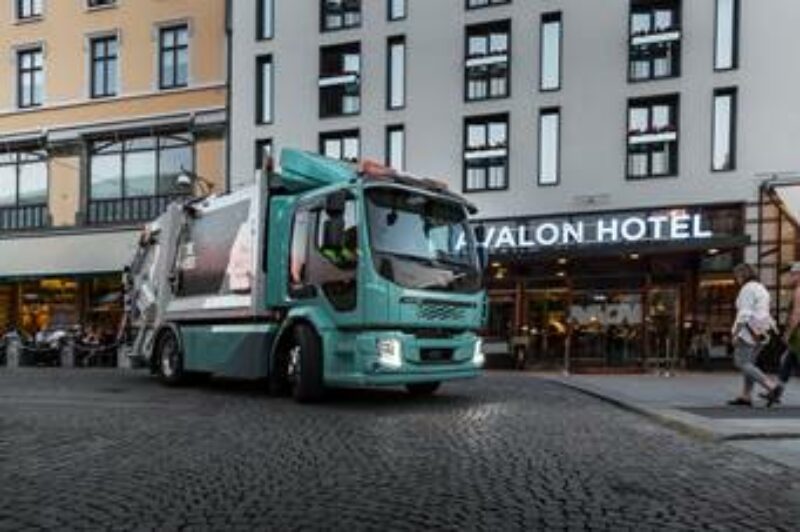 Volvo's first electric trucks delivered to customers article image