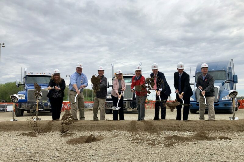 Kenworth colors to come from $140-M facility article image