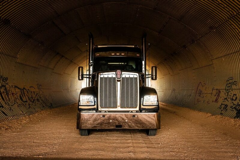 Kenworth W990 builds on a lasting legacy article image