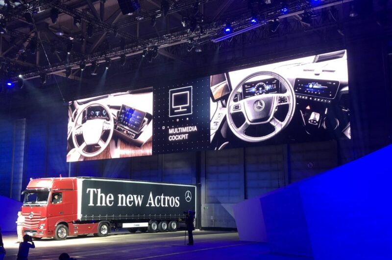 Daimler displays safety-first philosophy in launch article image