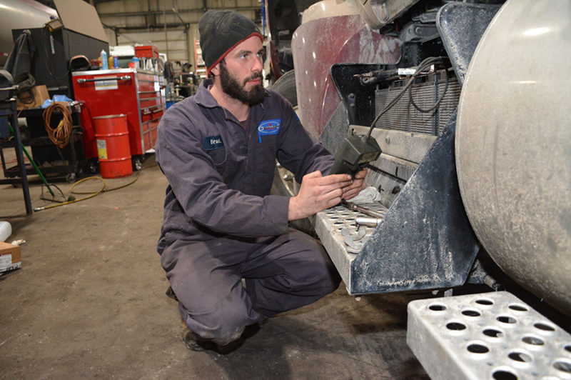 Keep Connected: Maintenance tips for electronic and electric truck systems article image