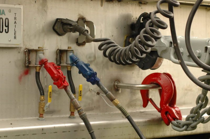 5 ways to avoid trailer wiring problems article image