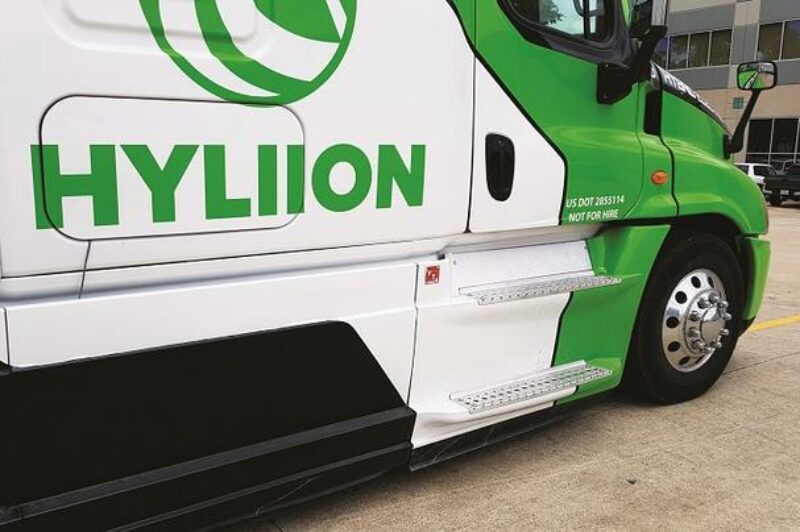Hyliion truck branding