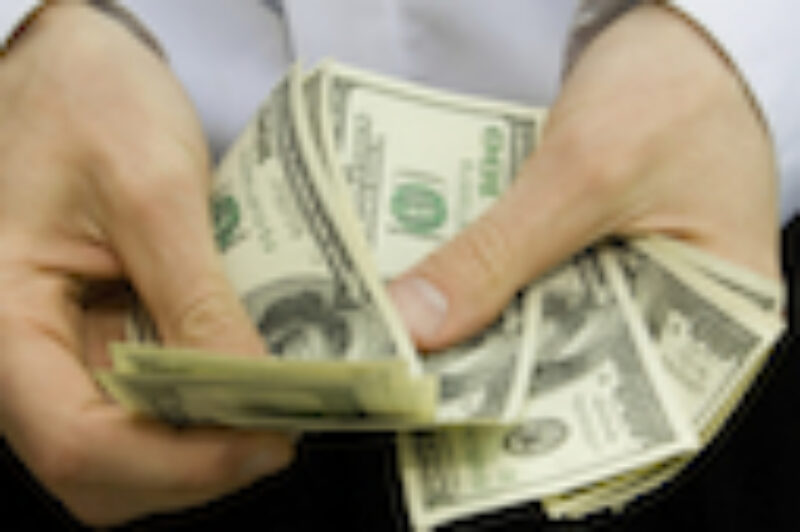 U.S. fleets raising pay to truck drivers: report article image