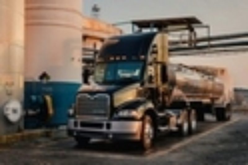 Mack, Volvo Link Up With Omnitracs article image