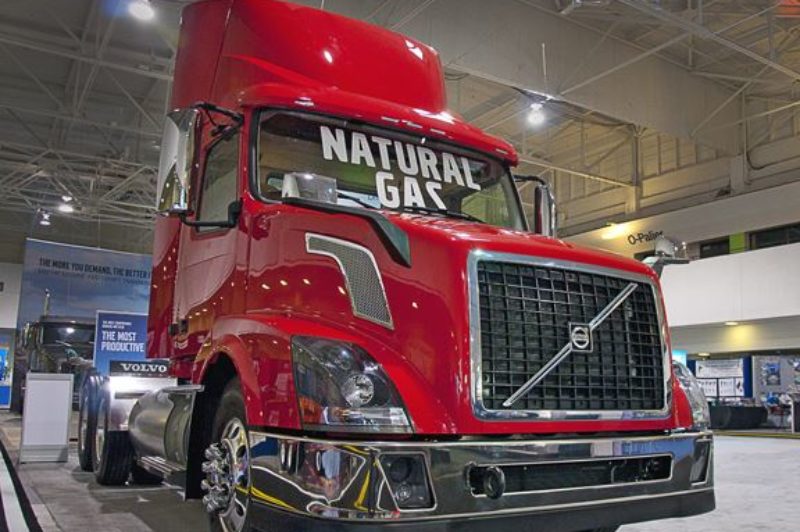 Trucks can go longer without engine oil checks, Volvo says article image