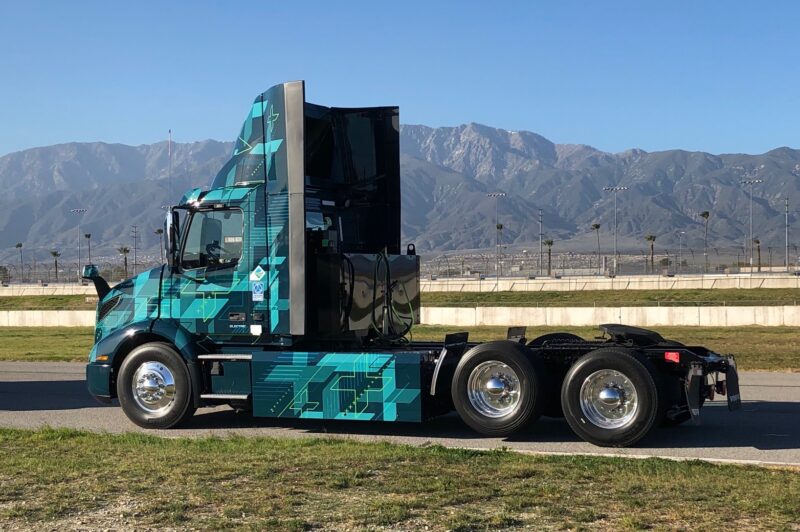 Volvo’s electric trucks drive into the spotLIGHTS article image