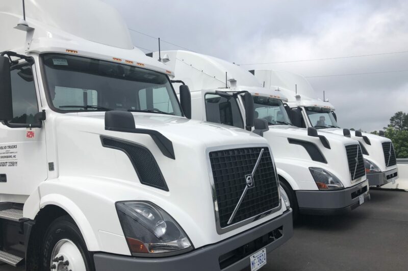 Volvo Trucks N.A. partners with FedEx to test platooning vehicles in live conditions article image