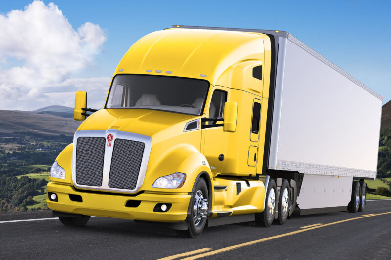 Kenworth names two Canadians on dealer council article image