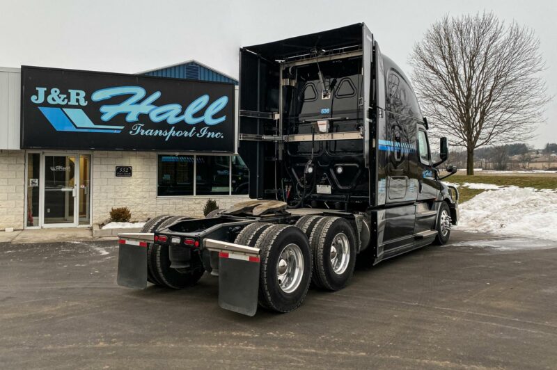J&R Hall pilots trailer gap-closing TruckWings during Canadian winter article image