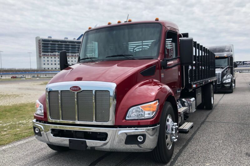 Peterbilt Model 535