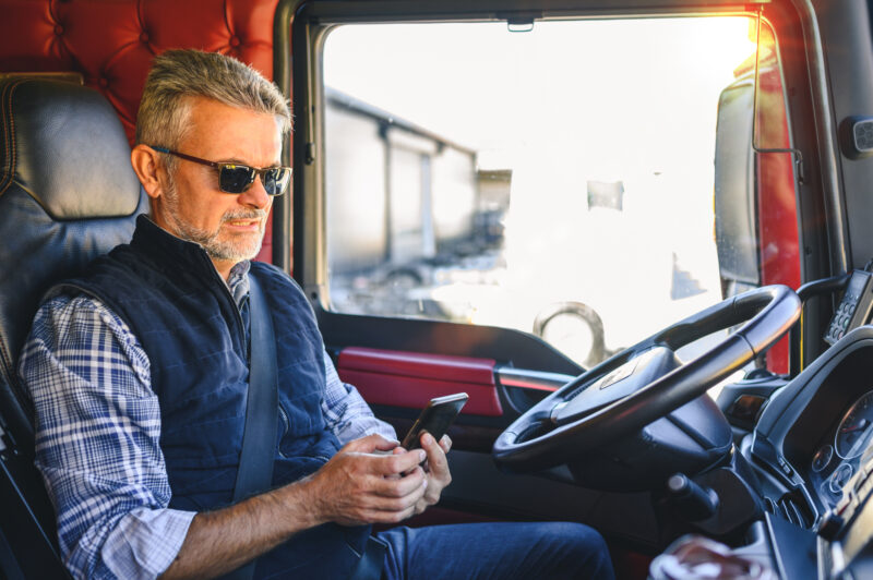 truck driver using cell phone