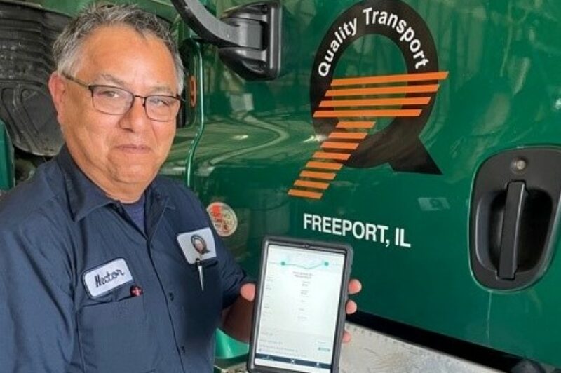 Quality Transport mechanic holding tablet