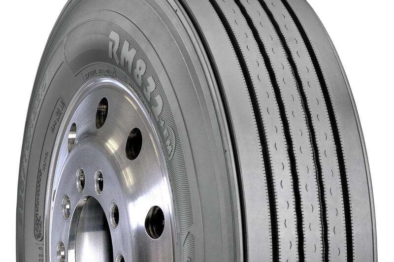 Cooper Roadmaster steer tire