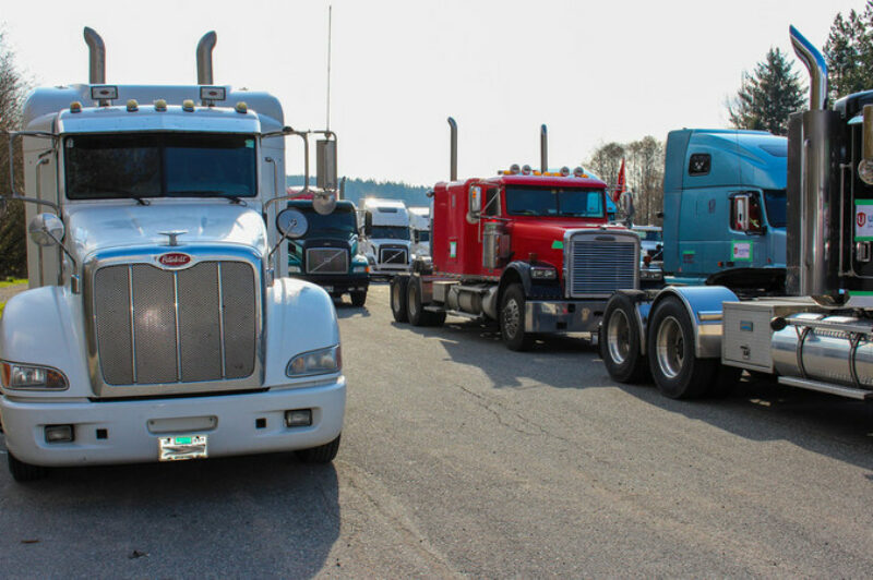 Unifor container trucks