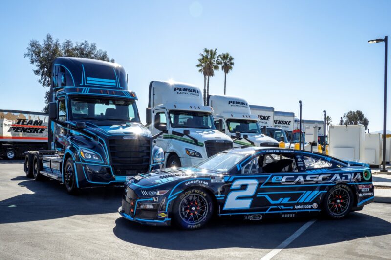 eCascadia hauls Team Penske racecar trailer article image