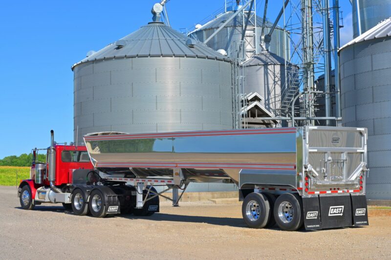 East Manufacturing's Horizon round bottom trailer