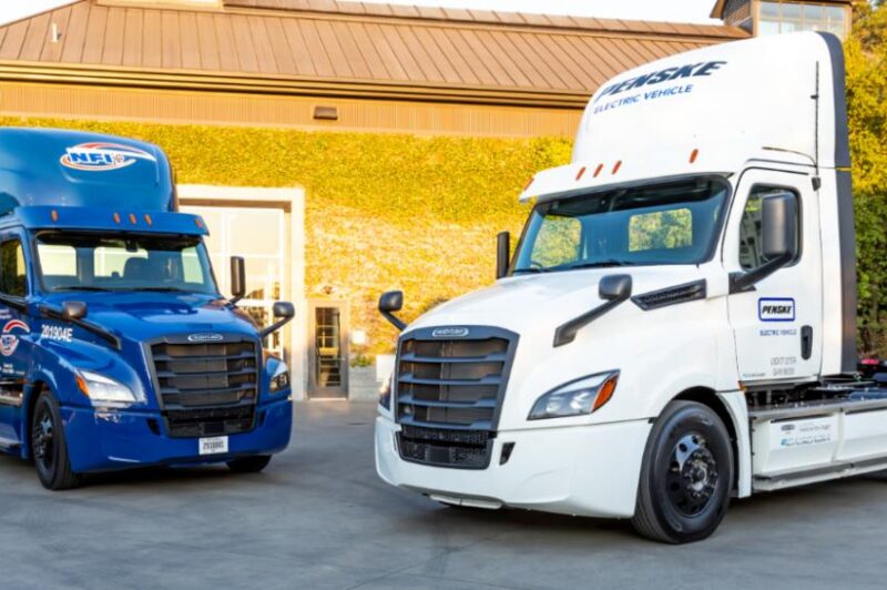 Freightliner’s electric trucks pass 300,000-mile marker article image