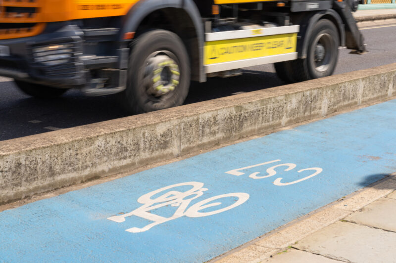 side guard on European truck