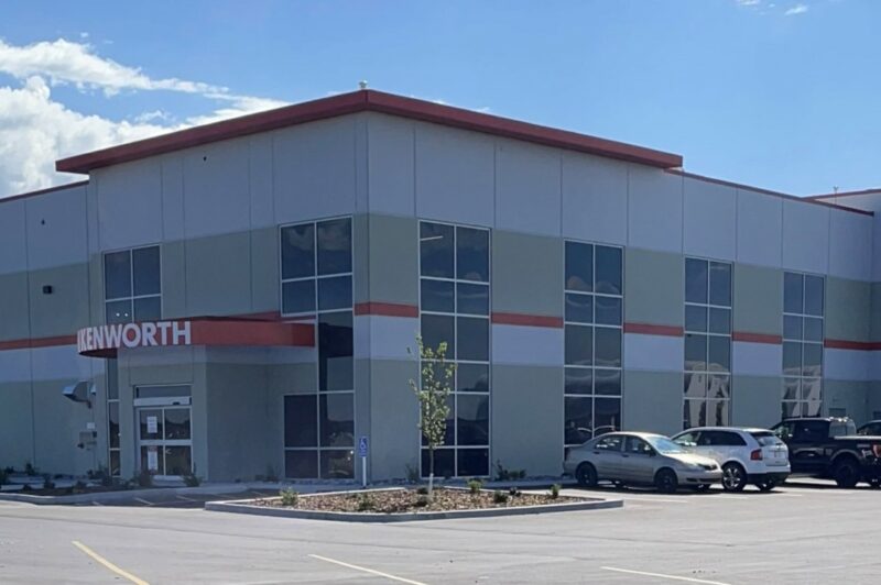 Picture of GreatWest Kenworth dealership in Balzac, AB