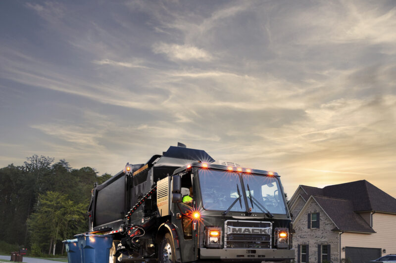 Emterra deploying LR Electric refuse truck in Peel region article image