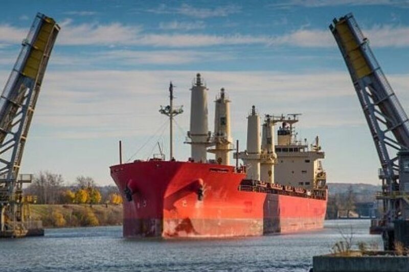 Business groups call on Ottawa to intervene as St. Lawrence Seaway strike begins article image