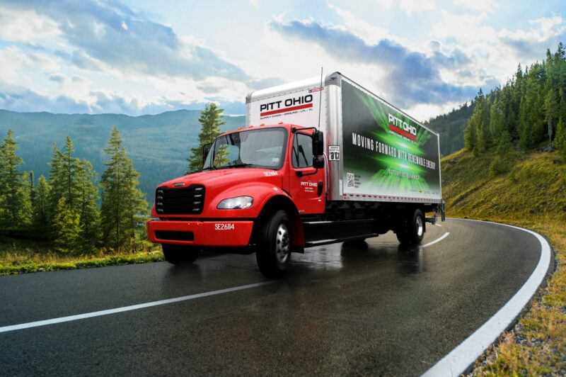 DTNA delivers first eM2 electric trucks article image