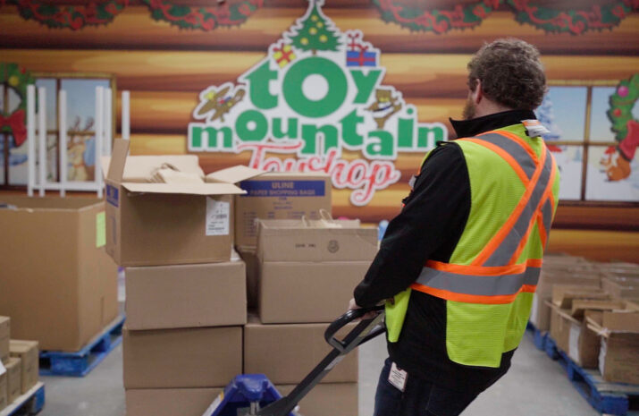 Trucking Announcements: Purolator, Musket support communities; Molin joins Rand McNally article image