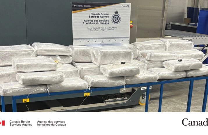Truck carrying cocaine stopped at Coutts crossing article image