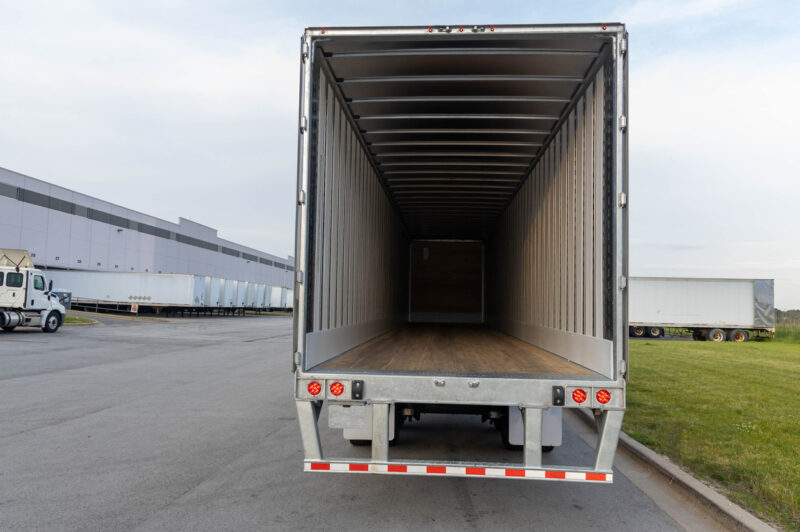ECONOMIC TRUCKING TRENDS: Class 8 orders still weak, freight ‘air pocket’ materializes article image